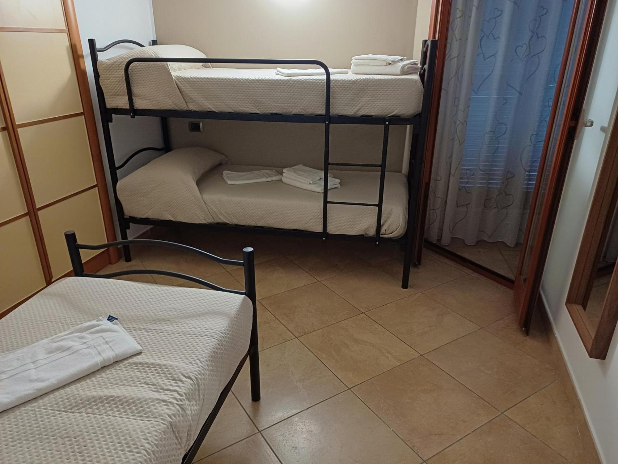 Ostello Napoli Town Zewnętrze zdjęcie