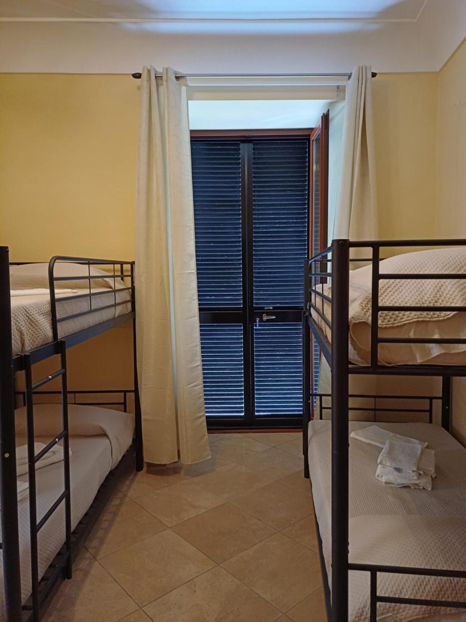 Ostello Napoli Town Zewnętrze zdjęcie